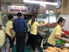 -Bánh Mì Huynh Hoa