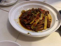 -阿瓦山寨·湘菜现炒·剁椒鱼头王(咸阳总店)