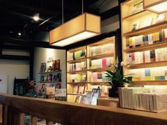 -猫的天空之城概念书店(杭州南宋御街店)