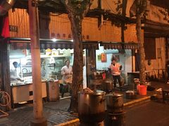 大堂-潘国仙耳光馄饨(黄家阙路店)