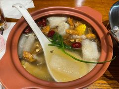 竹荪姬松茸玉米排骨汤-甜阿姨·天台花园私房菜(万松园店)