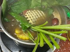 -四囍码头海鲜烧烤自助火锅(外滩南京东路悦荟广场店)