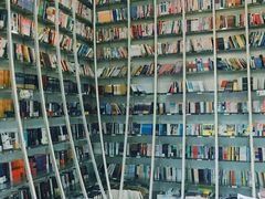 -钟书阁(松江泰晤士小镇店)