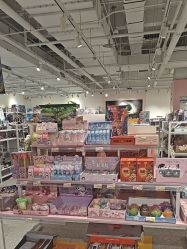 -嗨本可潮玩仓(大兴大悦春风里店)