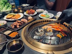 -铭牛烧肉·和牛海鲜自助(高新月牙湖店)