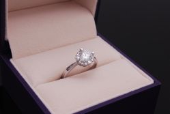 _DSC5635-威德钻石-克拉钻大本营(南京东路店)