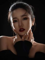 点击看大图 -定格摄影·轻奢定制写真馆