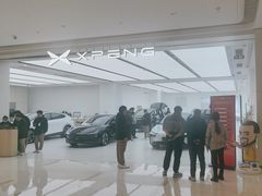 -小鹏汽车(北京龙湖长楹天街销售中心)