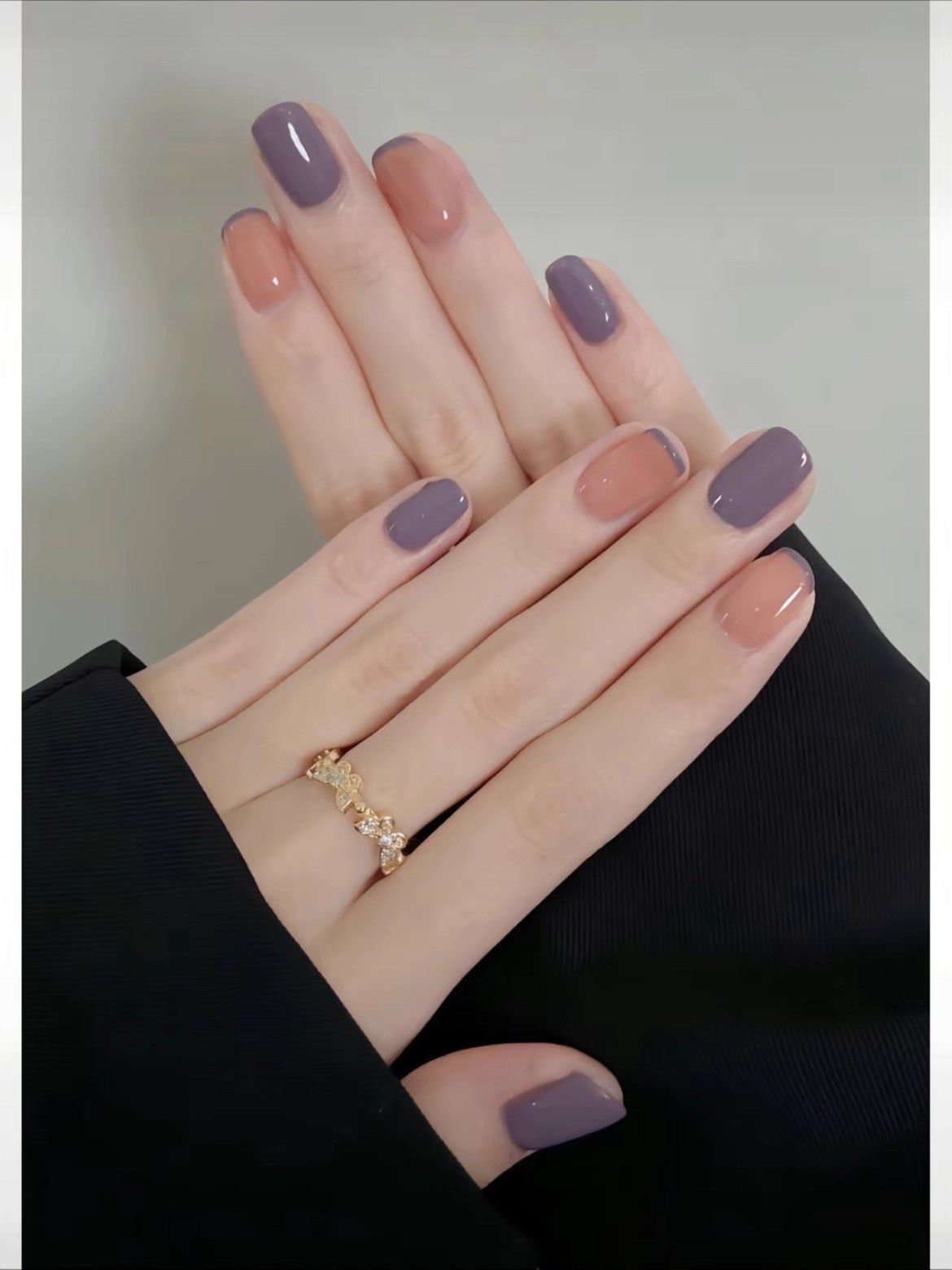 超级洋气的烟灰紫色美甲