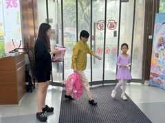 -小荧星艺校(浦东中环分校)