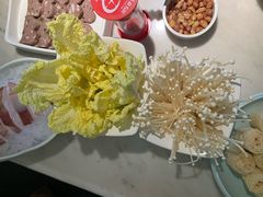 -左庭右院鲜牛肉火锅(浦江欢乐颂店)