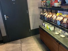 面包甜点陈列柜-星巴克(杭州下沙福雷德店)