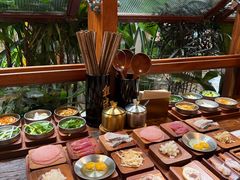 -银米·云南传统过桥米线(双廊黑金冠店)