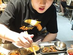 -哈尔滨小酒馆·鲜肉现穿自助烧烤(康新花园店)