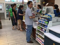 -全家便利店(洛川东路店)