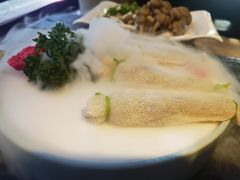 -大匠工房古船木艺术餐厅·猪肚鸡专门店(长白仙岛店)