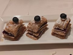 芝士蓝莓拿破仑-利苑酒家(宜安广场店)