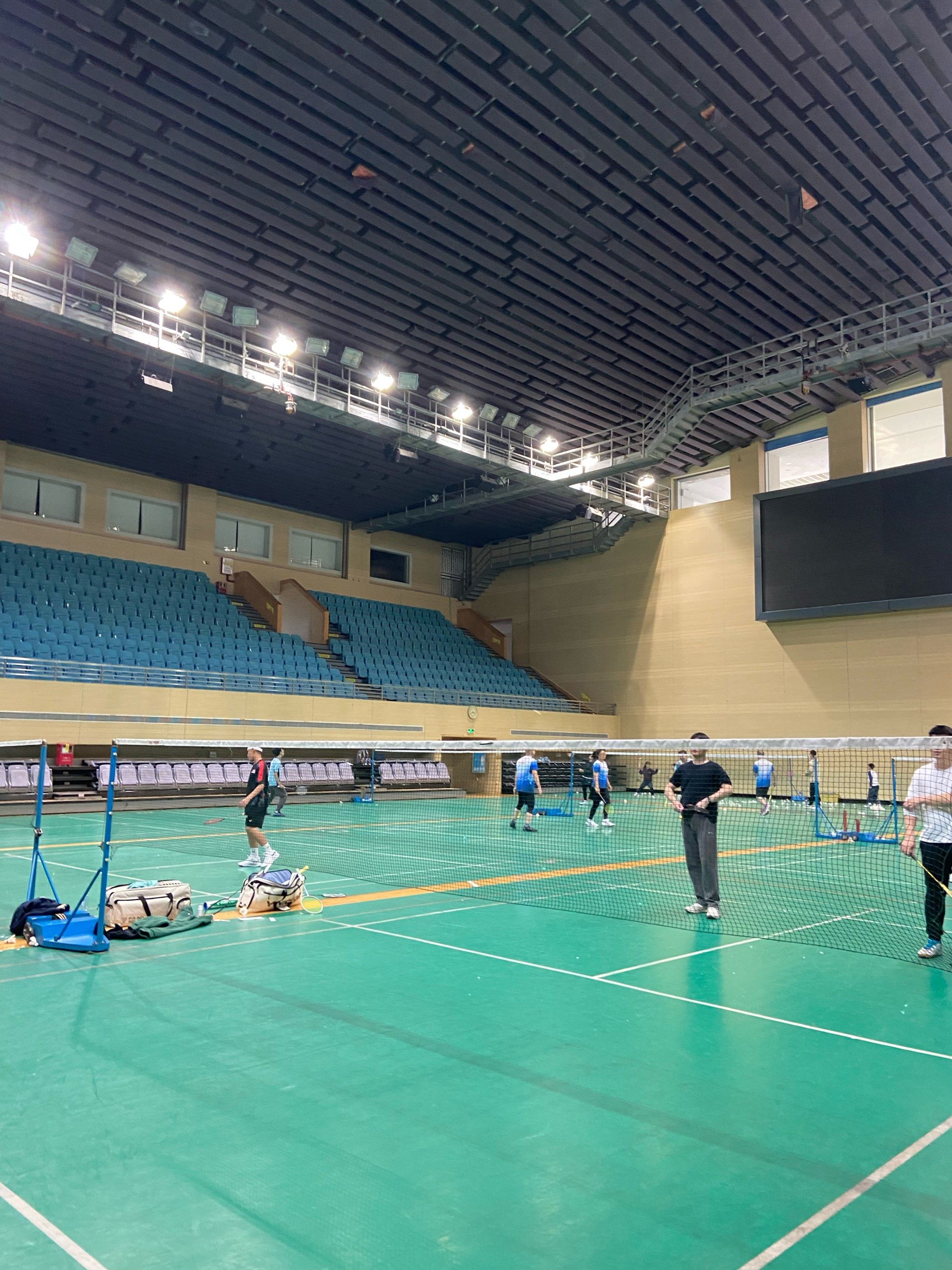 狮山体育馆,别来