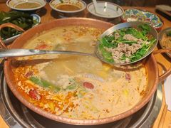 -洱火云南酸菜牛肉火锅(石景山当代商城店)