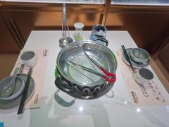 -洪氏嗨捞·广东猪肚鸡·椰子鸡火锅(西咸万象城店)