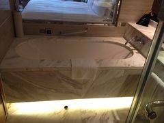 豪华大床房-上海中航虹桥机场泊悦酒店