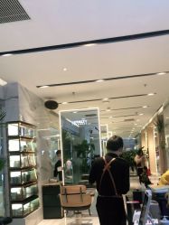 -罗亚帝造型·烫发染发