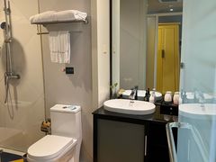 -喜鹊愉家酒店(郑州曼哈顿博览中心地铁站店)