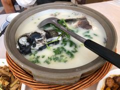 砂锅鱼头-天乐农家鱼头王(天目湖店)