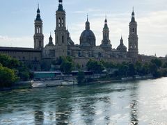 -皮拉尔圣母圣殿主教座堂