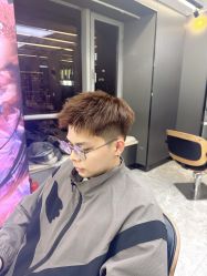 -藤野造型烫发染发