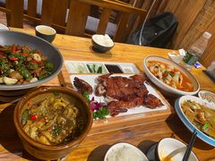 -老滇山寨•云南特色菜•地方菜•民族风情歌舞表演(金碧店)