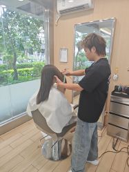 -首脑美发沙龙