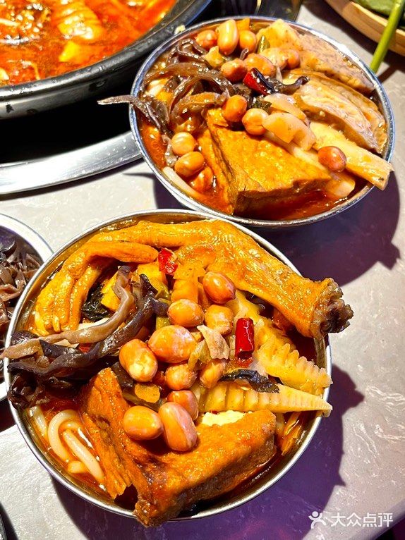 螺蛳粉星人得知人广新开了一家，螺蛳粉火锅！