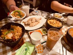 -新大咀港式茶餐厅(宝山万达店)