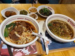 -呷佬·长沙手工米粉(金沙江路店)
