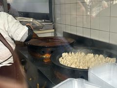 -黄阿姨锅贴大王(万航渡路店)