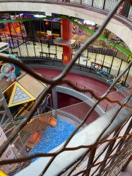 -嗨翻Hi-Fun竞技主题乐园·蹦床团建生日聚会(五棵松华熙店)