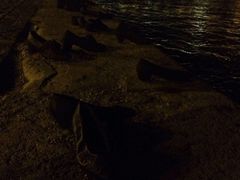 -多瑙河畔鞋履雕塑