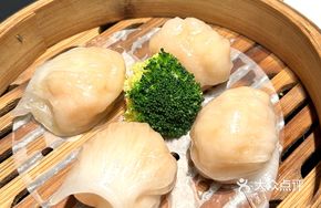 Golden Tide Shrimp Dumplings