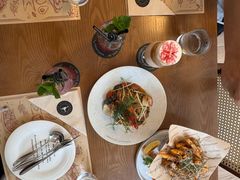 -Mark&Mars Restaurant