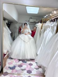 -NaNa婚纱礼服馆