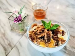 布丁开心果麦片希腊酸奶-the rug 飞毯 (朝阳公园店)