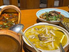 -老滇山寨•云南特色菜•地方菜•民族风情歌舞表演(金碧店)