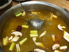 酸萝卜鸭架汤-守柴炉烤鸭(中海国际店)