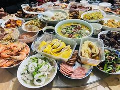 -上海龙吴水胜海发市场