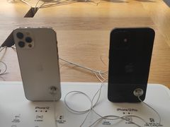 -Apple零售店(华贸购物中心店)