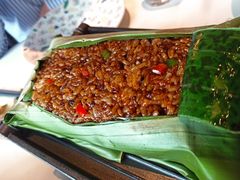 芭蕉叶包烧干巴菌炒饭-沿途四季·云南菜(建外大街店)