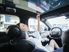 -青岛鸿发智越领克新能源中心