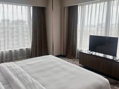 -上海虹桥西郊假日酒店