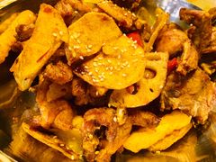 麻辣干锅牛蛙-避风塘(宝山万达店)